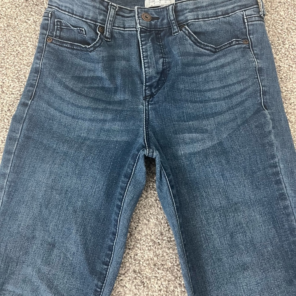 Sofia Vergara Melisa Dark Wash Bootcut Jeans Size 2 Short - Picture 2 of 3